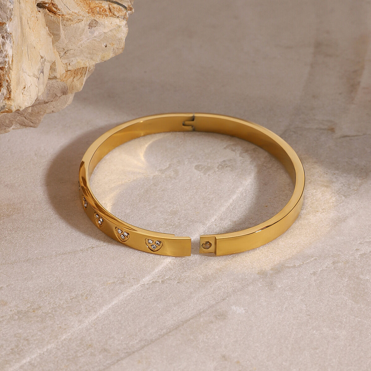 1 pezzo semplice serie amore/cuore forma acciaio inossidabile placcato oro 18k strass donne braccialetti h5Immagine3