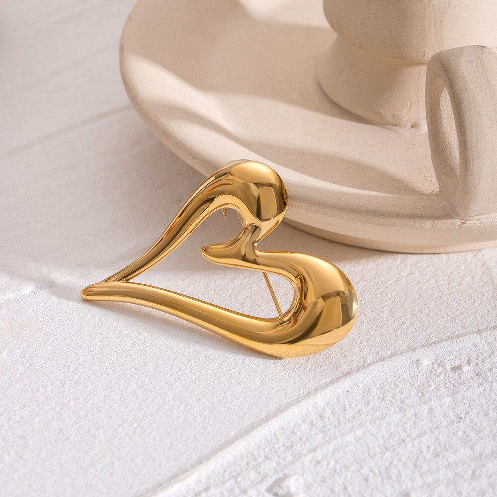 1 Piece Romantic Series Elegant Chic Heart Shape Stainless Steel Waterproof Gold Color Women's Brooches h5Picture4