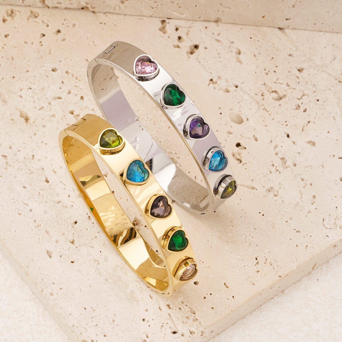 Braccialetti da donna color oro impermeabili in acciaio inossidabile a forma di cuore colorato della serie Glamorous da 1 pezzo Immagine6