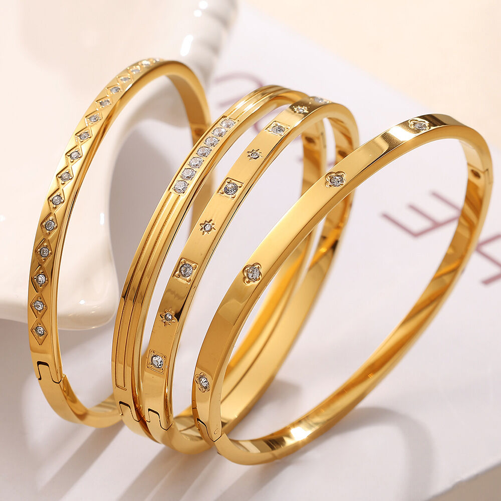 1 stuk Exquisite Series glanzende zeshoekige roestvrijstalen waterdichte gouden damesarmband Afbeelding4