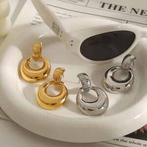 1 paio di orecchini pendenti da donna in acciaio inossidabile color oro, a forma di anello, impermeabili, della serie moderna h5 Immagine3