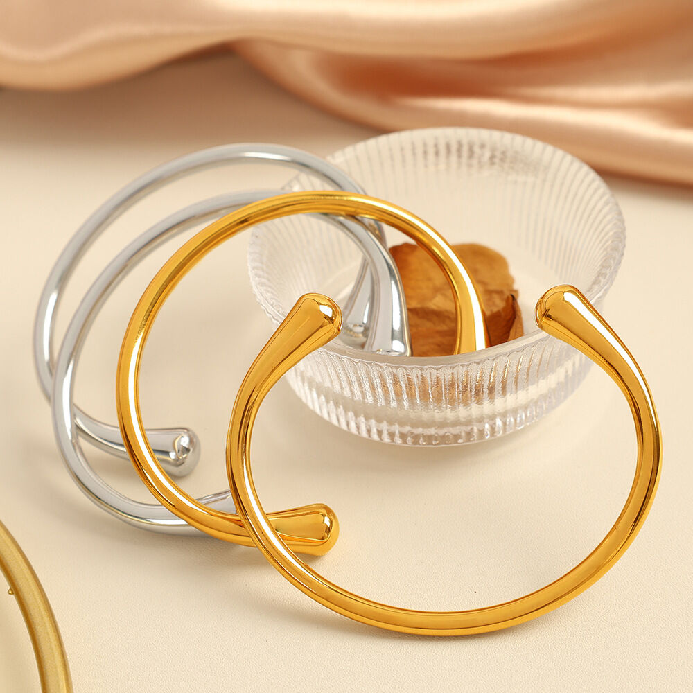 1 pezzo semplice serie semplice tinta unita acciaio inossidabile placcato oro 18K braccialetti da donna Immagine4