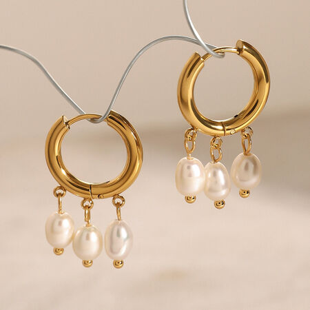 1 par de pendientes de perlas artificiales chapados en oro de acero inoxidable con borlas retro de serie simple para mujer