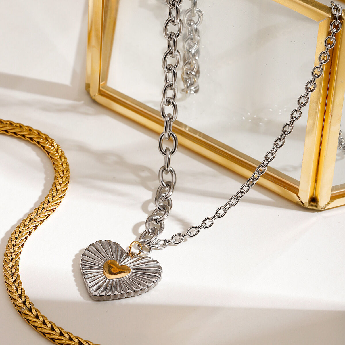 1 Piece Romantic Series Daily Thread Heart Stainless Steel Waterproof Gold Color Women's Pendant Necklaces Picture4