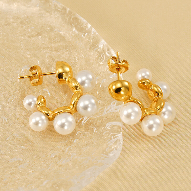 1 par de pendientes colgantes de perlas artificiales de acero inoxidable chapados en oro de 18 quilates con diseño geométrico simple para mujer Imagen4