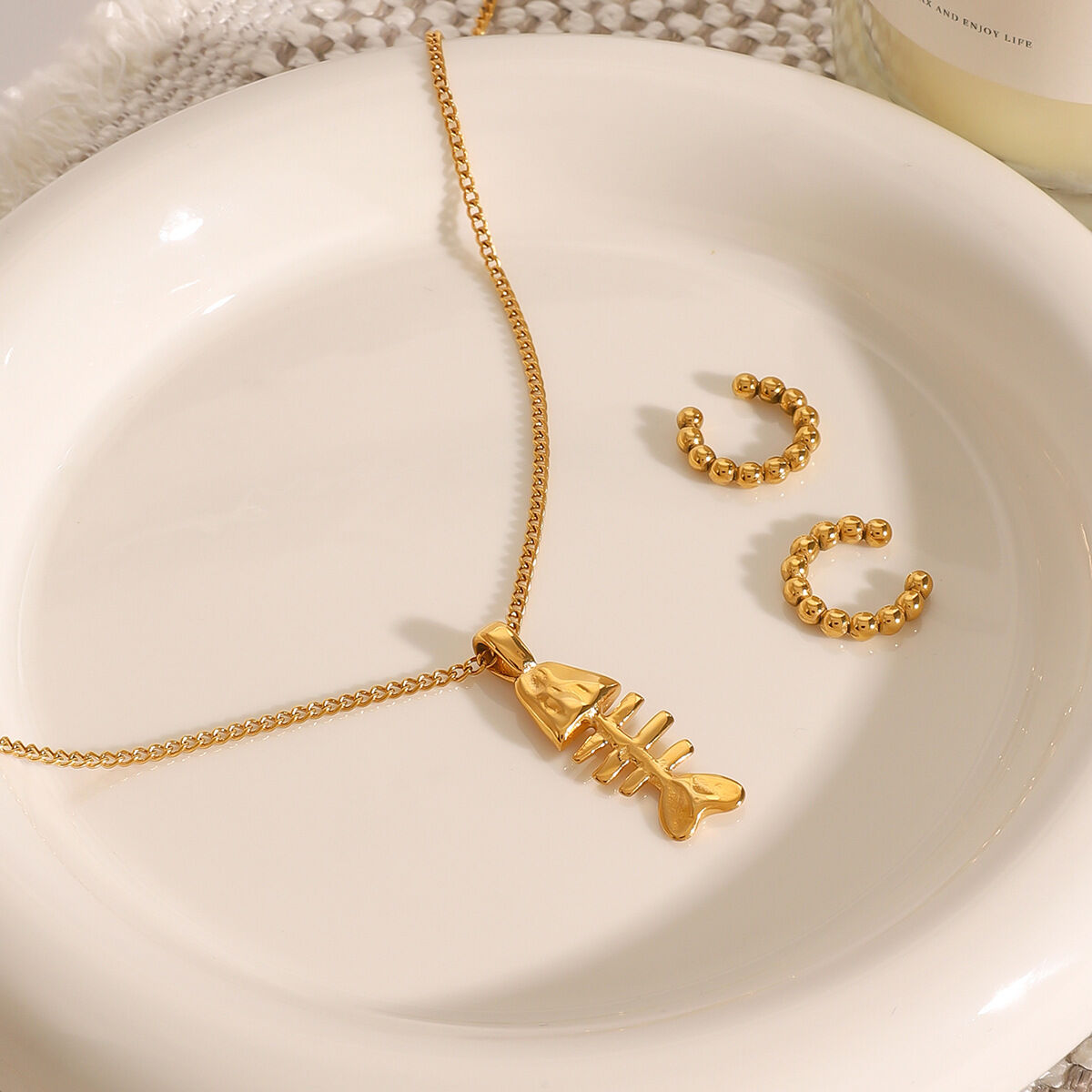 Collana con ciondolo da donna color oro impermeabile in acciaio inossidabile a forma di spina di pesce, serie classica, 1 pezzo h5 Immagine4