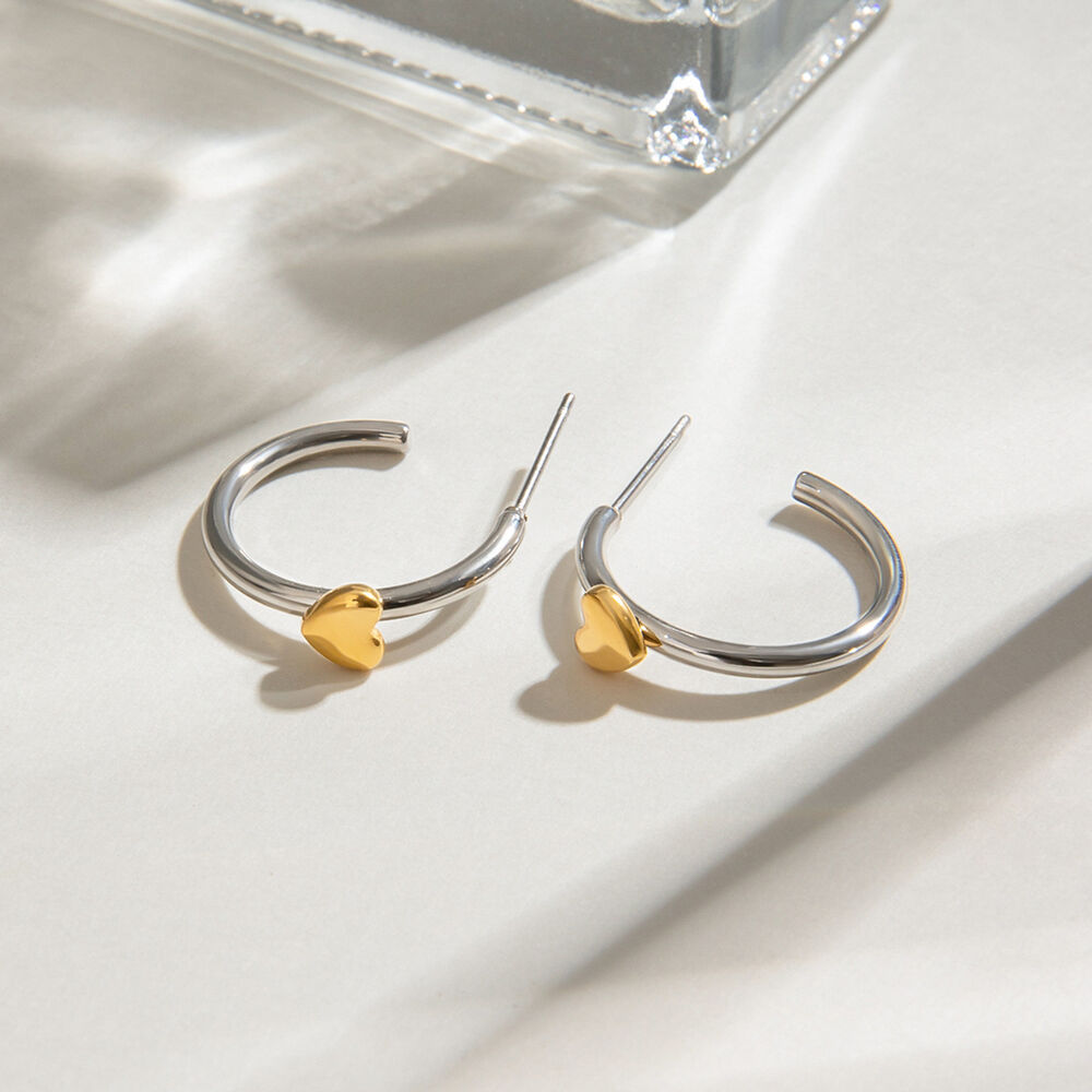 1 Pair Minimalist Series Classic Heart Light Stainless Steel Waterproof Gold Color Women's Stud Earrings Picture5