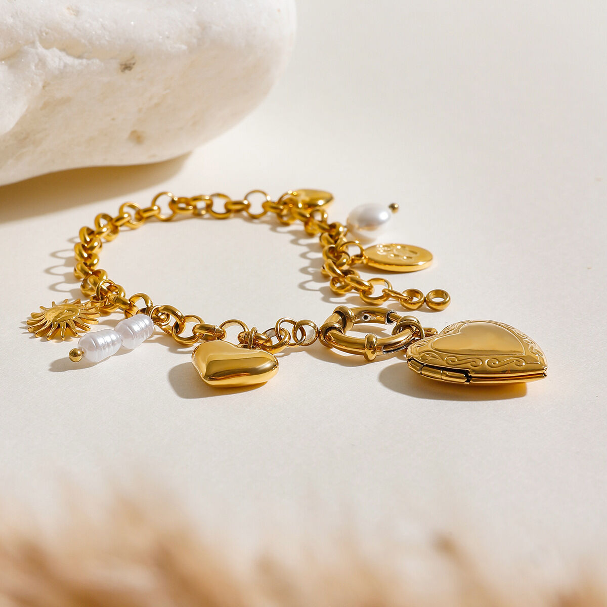 1 pezzo semplice serie classico cuore acciaio inossidabile placcato oro 18K donne braccialetti con ciondolo h5 Immagine4