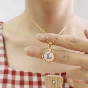 1 Piece Golden Simple Series Simple Letter Women's Pendant Necklaces h5 Picture4