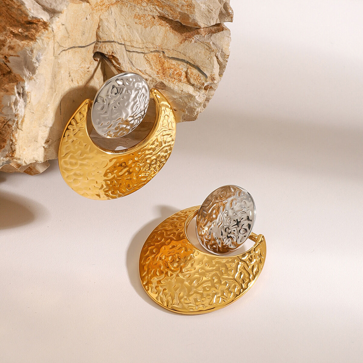 1 paire de boucles d'oreilles à tige rondes en acier inoxydable plaqué or  pour femmes, série simple  Image3