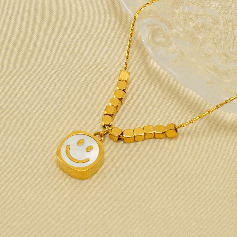1 Piece Simple Series Classic Daily Smile Round Gold Color Women's Pendant Necklace Picture3