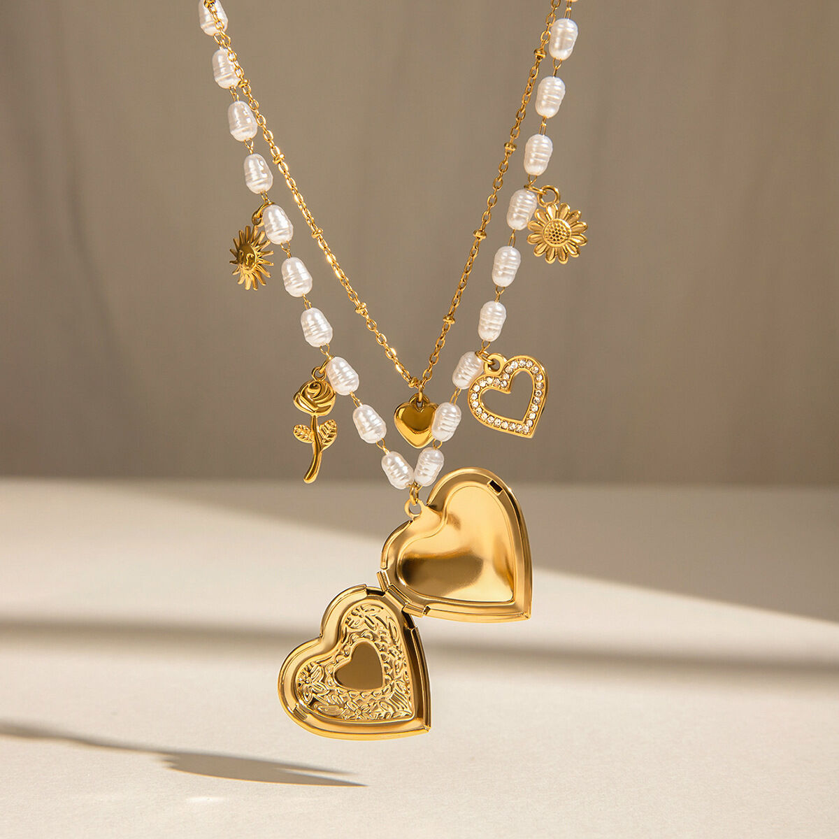 1 pieza de collar con colgante DIY de acero inoxidable con forma de corazón y flor, resistente al agua, color dorado, para mujer. 2