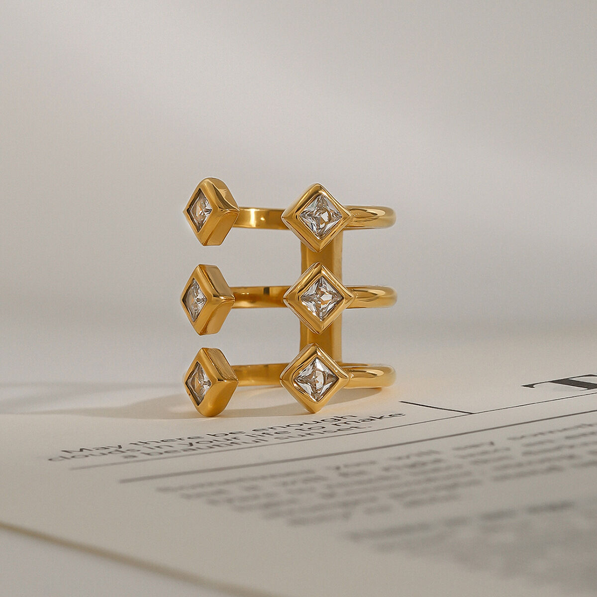 1 pezzo di anelli singoli da donna in acciaio inossidabile impermeabile color oro con rombo retrò della serie sofisticata h5 Immagine4