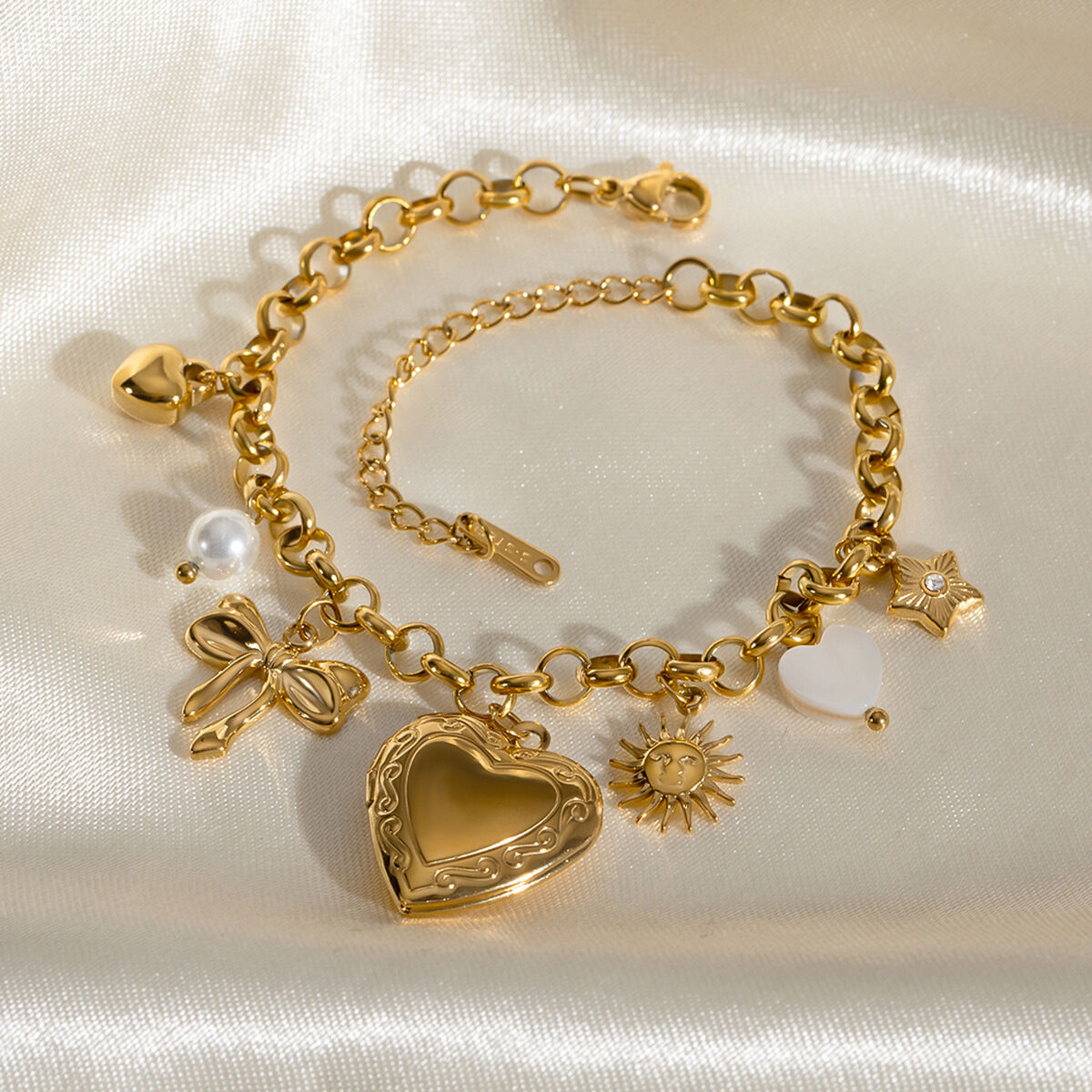 1 pezzo semplice serie  stile amore/cuore forma acciaio inossidabile placcato oro 18k donne braccialetti con ciondoli Immagine4