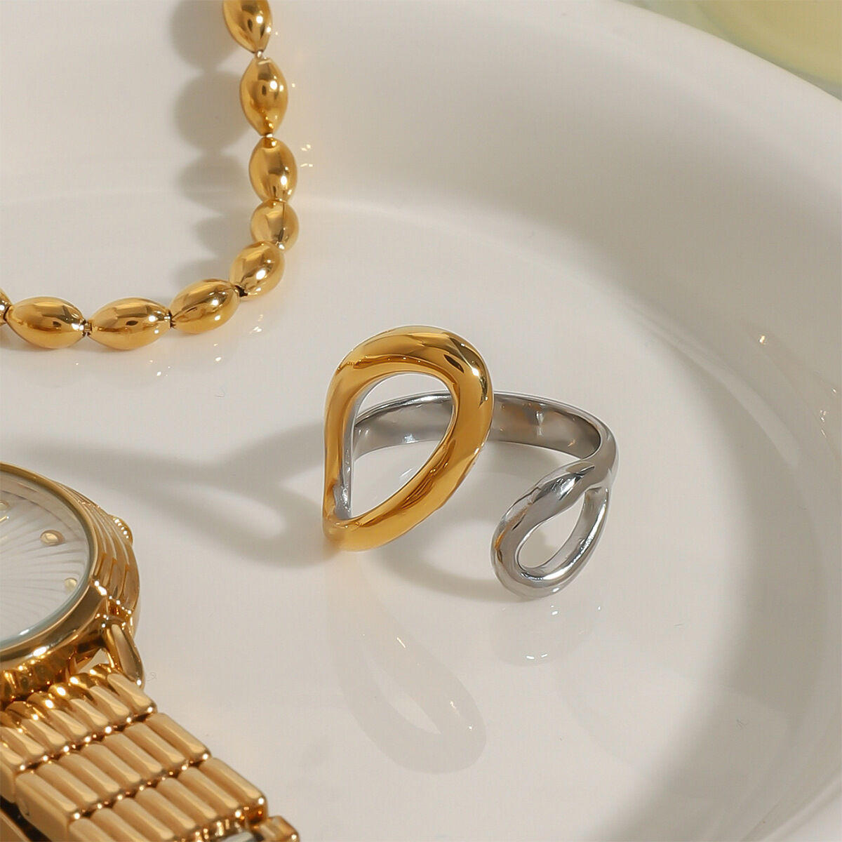 1 paio di anelli singoli da donna in acciaio inossidabile irregolare esagerato, serie moderna, color oro e argento h5 Immagine4
