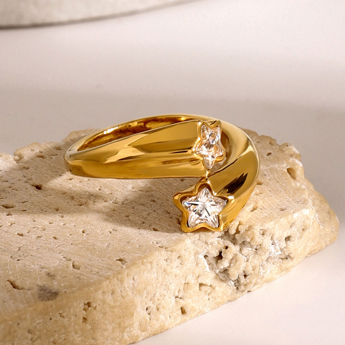 1 par de anillos ajustables para mujer con diseño de pentagrama de acero inoxidable chapado en oro de 18 quilates y diamantes de imitación. h5 Imagen2