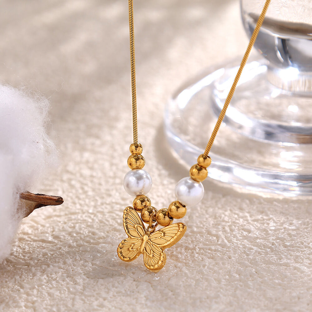 1 Piece Romantic Series Elegant Animal Titanium Steel   Gold Color  Women's Pendant Necklaces