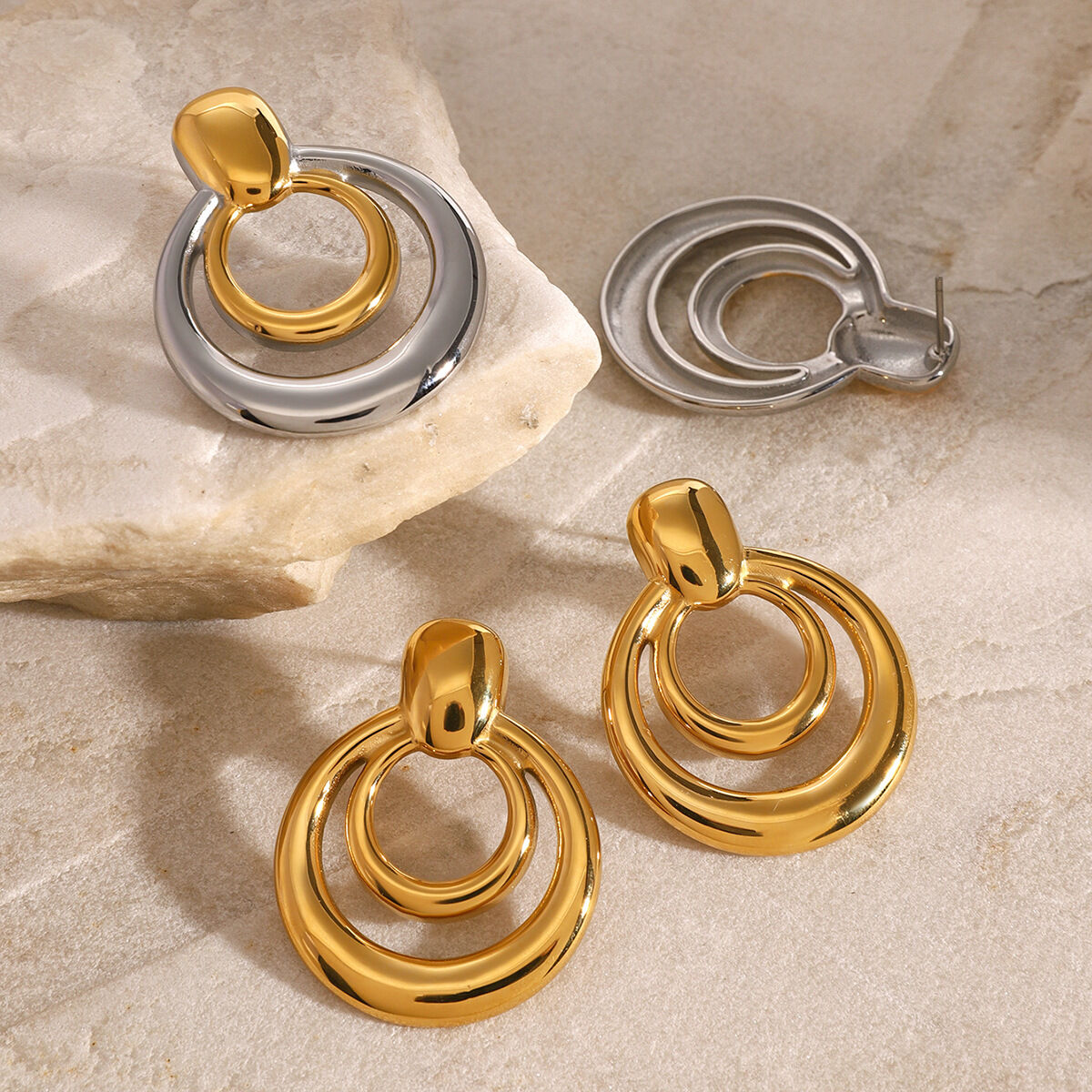 1 paio di orecchini a bottone da donna in acciaio al titanio placcati in oro , classici e geometrici, serie semplice h5Immagine4