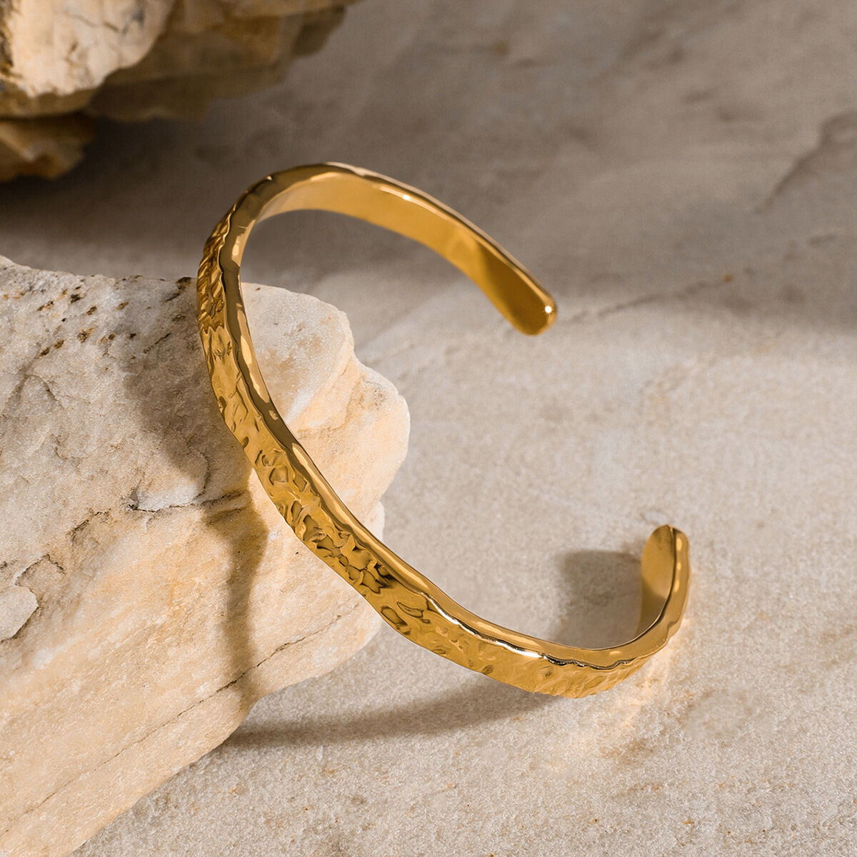 Pulseras para mujer de acero inoxidable chapadas en oro de 18 quilates, estilo retro, de serie simple, de color sólido. h5 Imagen2