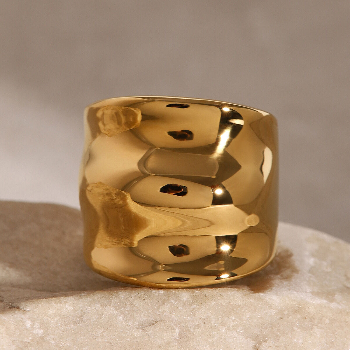 1 par de anillos individuales de acero inoxidable chapados en oro de 18 quilates para mujer, estilo , de color sólido Imagen4
