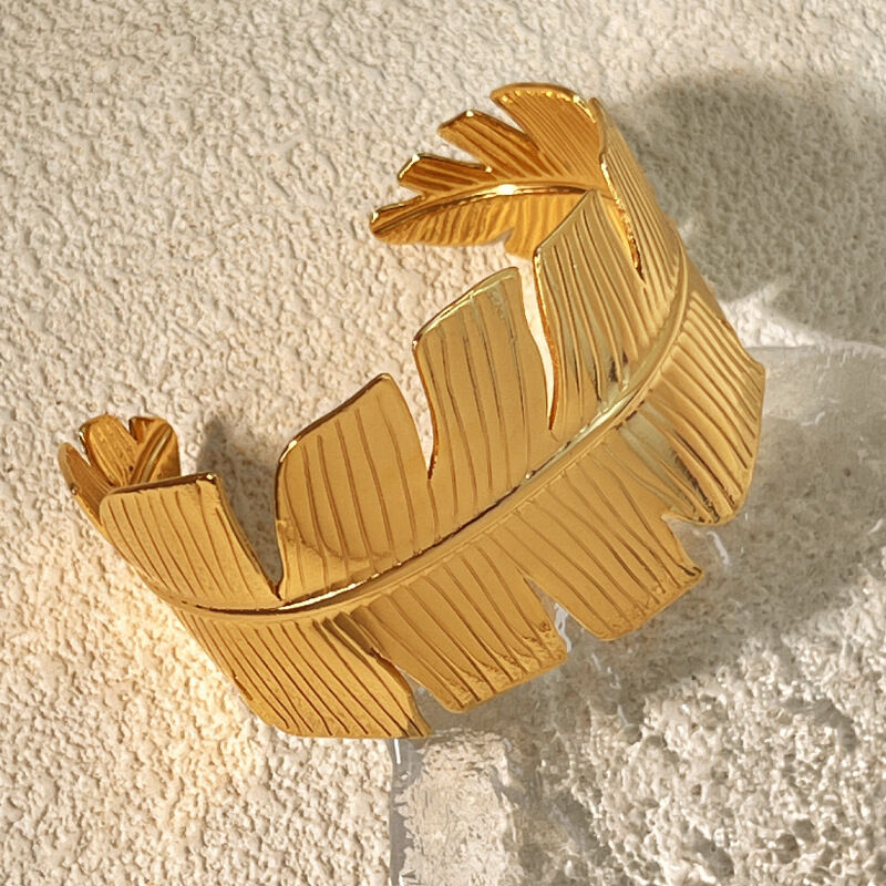 1 Piece Leaf Shape Stainless Steel Waterproof Gold Color Women's Bangles 2