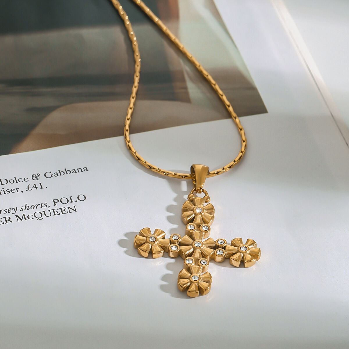 1 Piece Classic Series Vintage Exquisite Cross Stainless Steel Waterproof Gold Color Women's Pendant Necklaces h5 Picture5