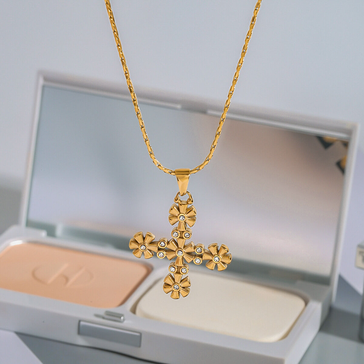1 Piece Classic Series Vintage Exquisite Cross Stainless Steel Waterproof Gold Color Women's Pendant Necklaces h5 Picture3