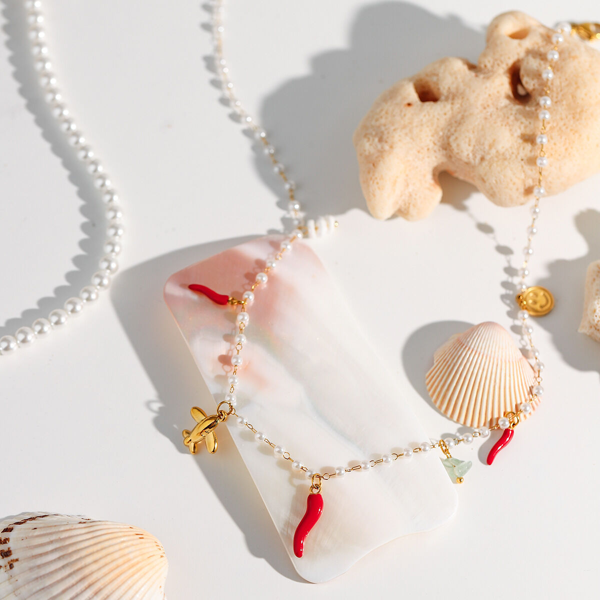 1 piece simple series  pearl stainless steel   gold color  pearl women's pendant necklaces