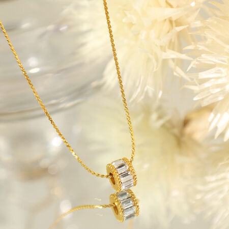 Collana con ciondolo da donna color oro, rotonda, classica, in acciaio inossidabile, impermeabile, da 1 pezzo, elegante, da usare tutti i giorni