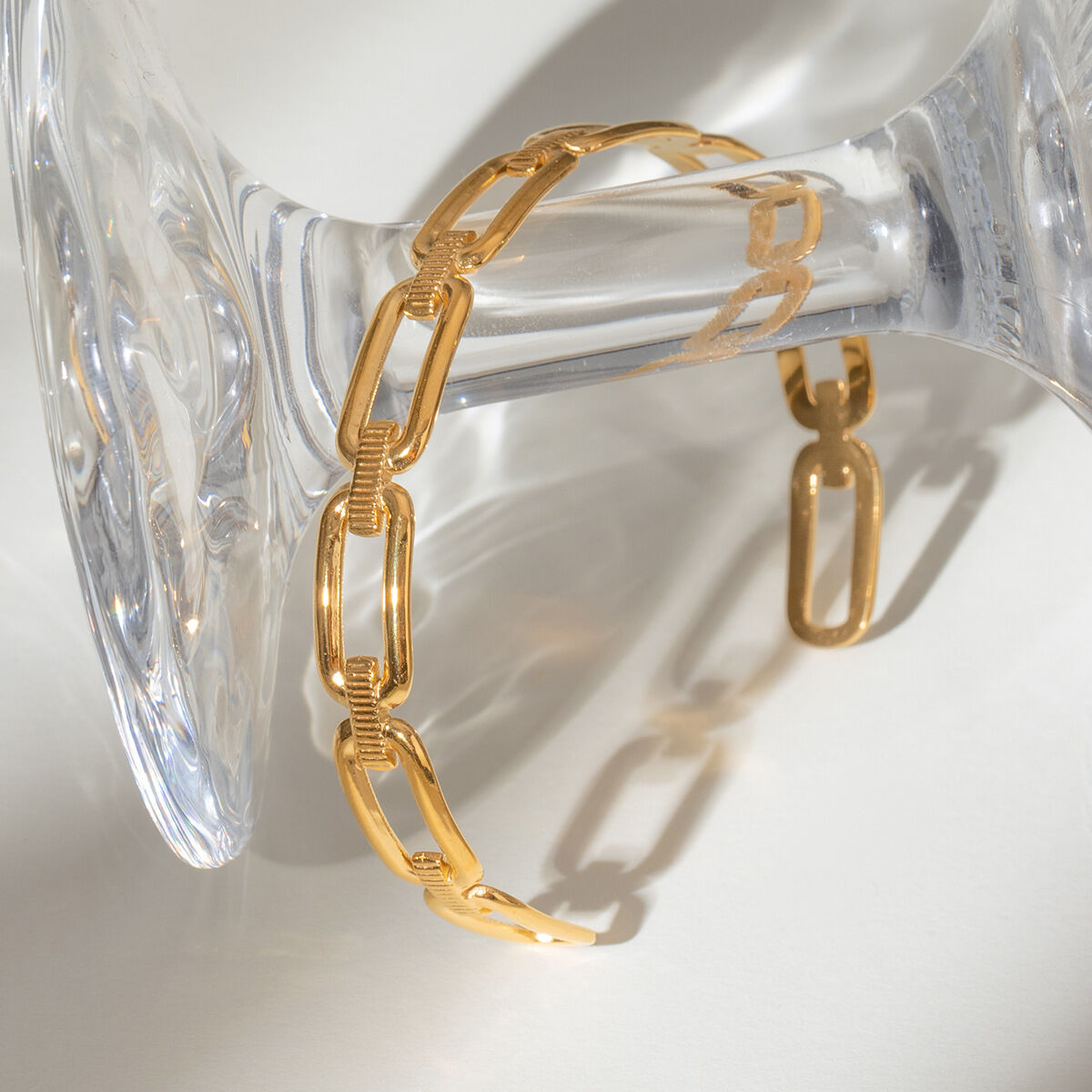 Pulseras para mujer de acero inoxidable chapadas en oro de 18 quilates con diseño clásico de serie simple de 1 pieza h5 Imagen4