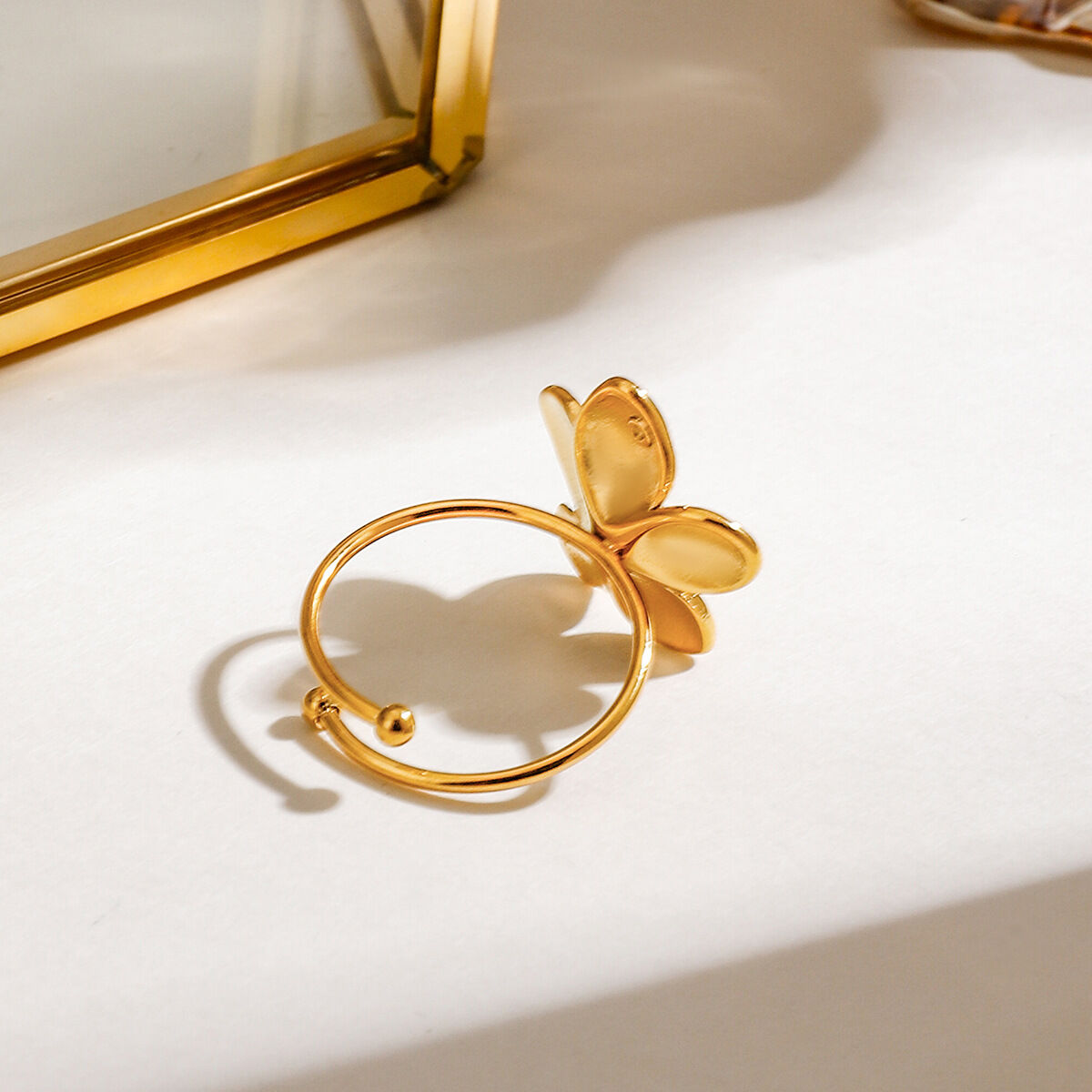 1 Stück Romantische Serie Elegante Zarte Blume Edelstahl Wasserdicht Goldfarben Damenringe Verstellbar h5 Bild4