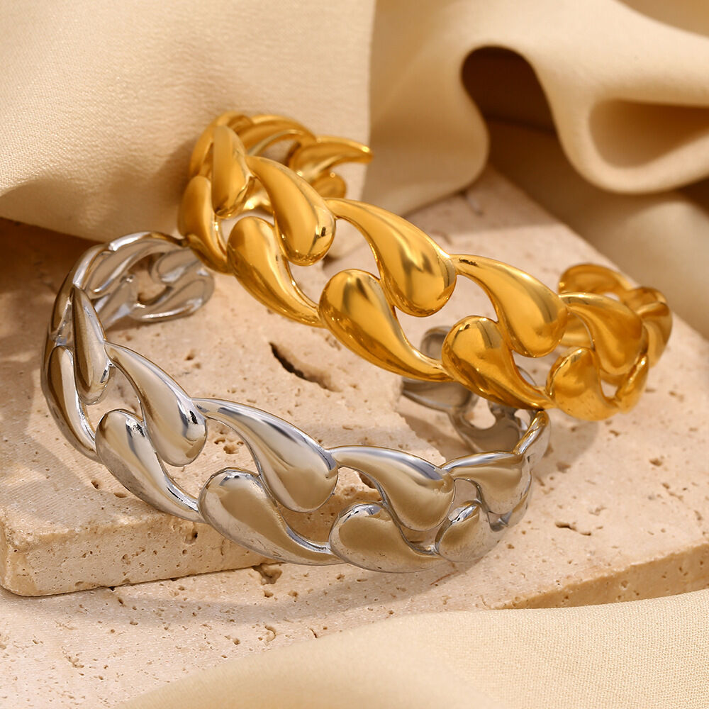1 Stück luxuriöse, schlichte Armreifen aus Edelstahl, wasserdicht, goldfarben 2