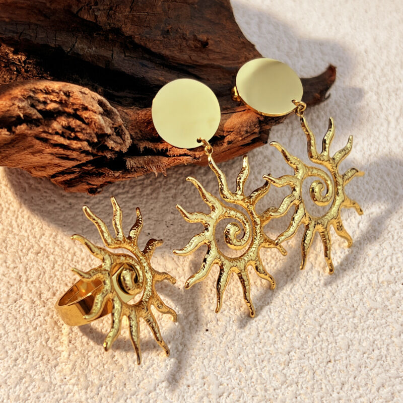 1 Pair Retro Style Sun Shape Stainless Steel Waterproof Gold Color Women's Drop Earrings