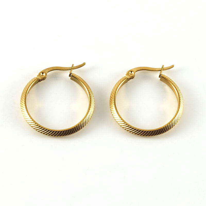 1 par de aretes de aro de acero inoxidable chapados en oro de 18 quilates con diseño geométrico simple para mujer Imagen6