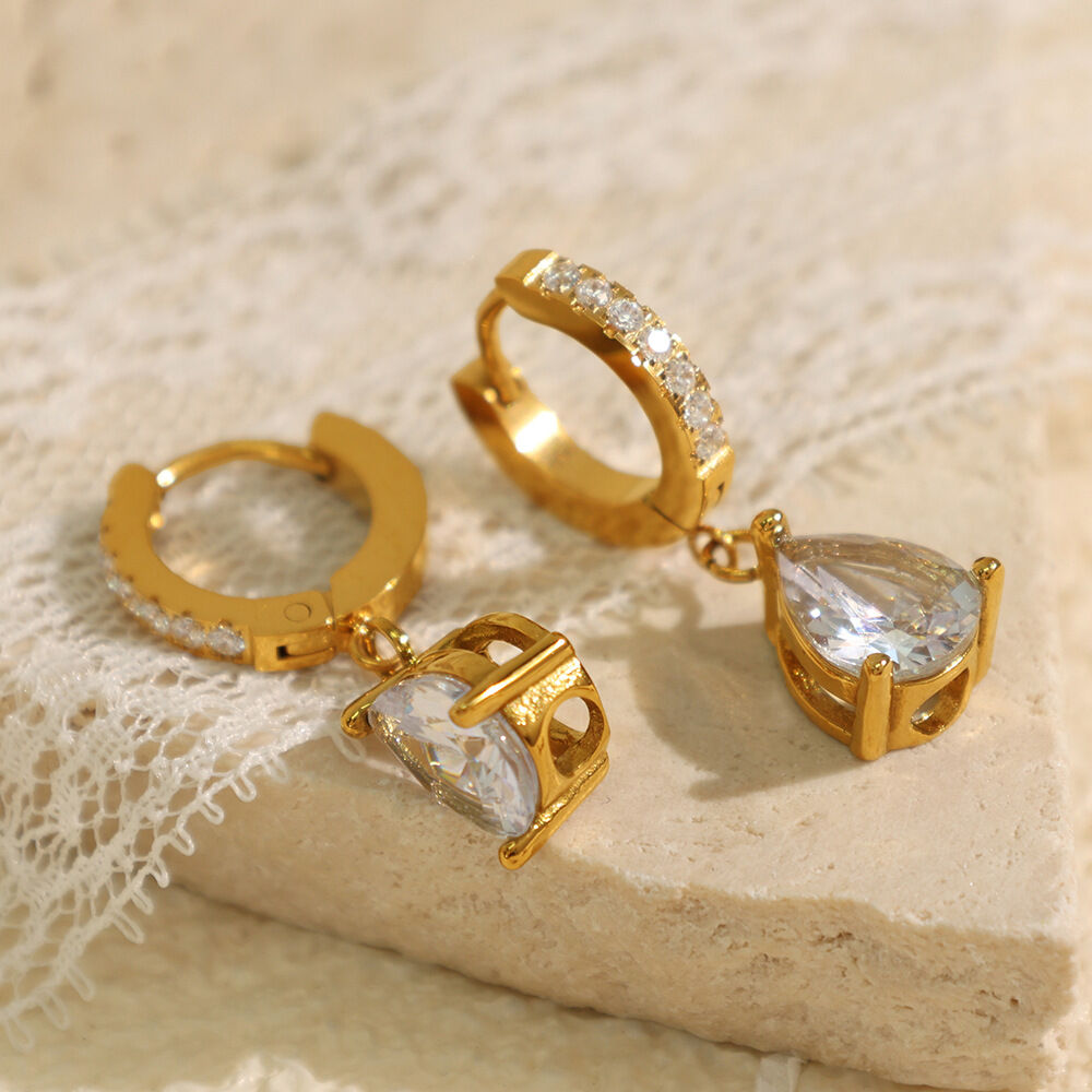 1 paio di orecchini pendenti da donna in acciaio al titanio placcati in oro , eleganti e lussuosi, con strass h5 Immagine4