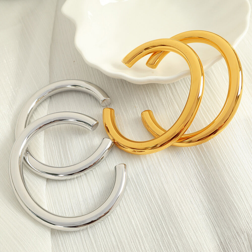 bracelet classique en acier inoxydable plaqué or  pour femme, série simple, couleur unie 2