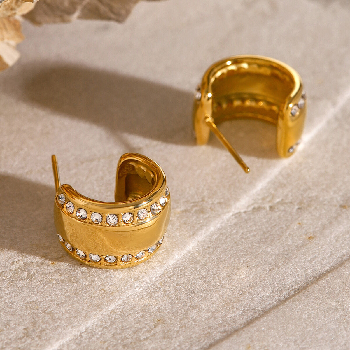 1 par de pendientes de botón con diamantes de imitación de acero inoxidable chapados en oro de 18 quilates para mujer, estilo geométrico, serie simple h5 Imagen3