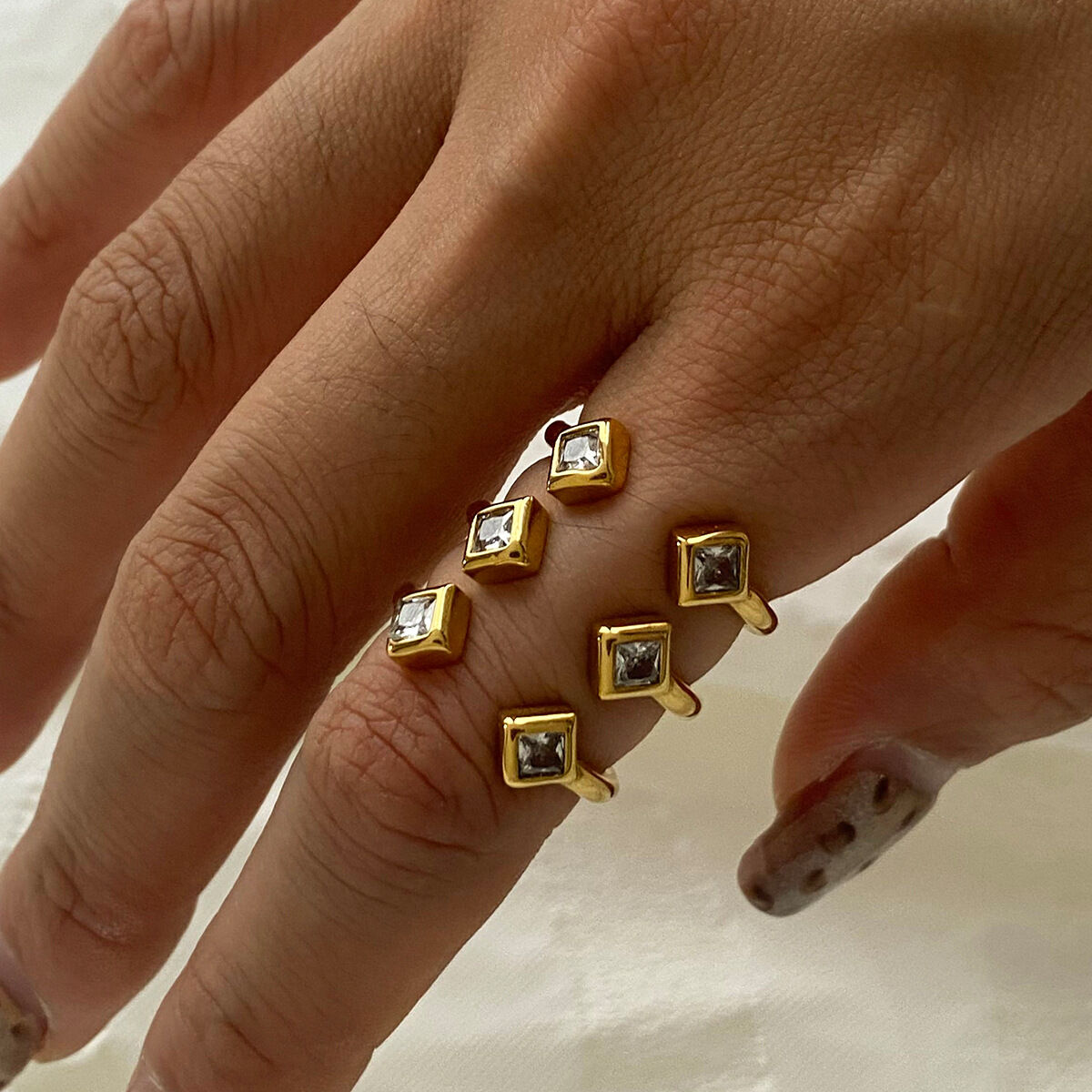 1 pezzo di anelli singoli da donna in acciaio inossidabile impermeabile color oro con rombo retrò della serie sofisticata Immagine10