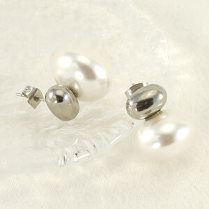 1 pair luxurious retro style solid color stainless steel gold plated inlay artificial pearl women's stud earrings h5 Picture4