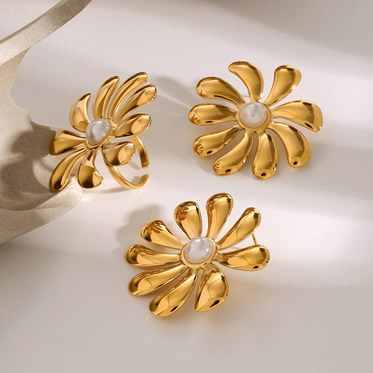 1 pair classic series retro flower stainless steel  gold plated artificial pearl women earrings set