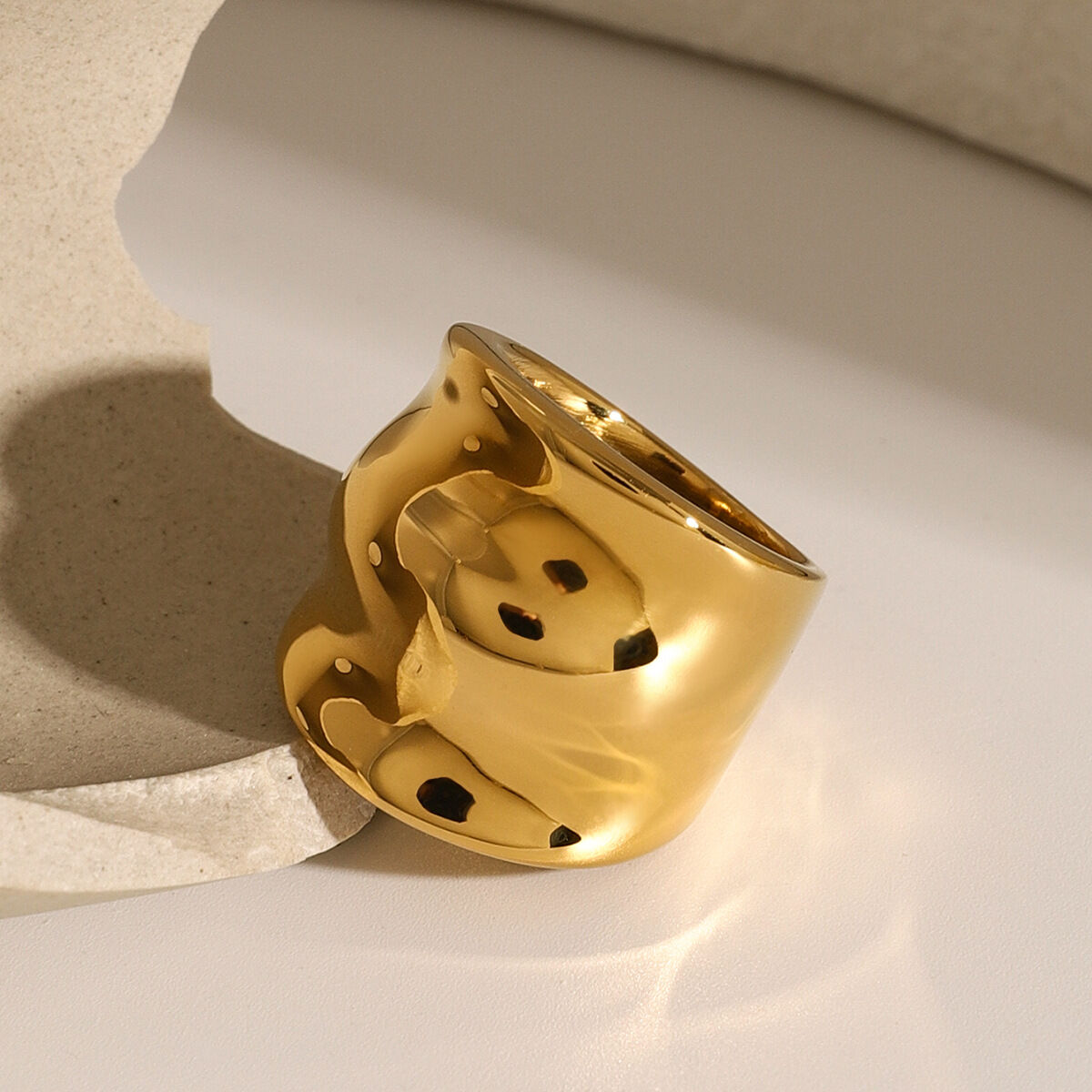 1 par de anillos individuales de acero inoxidable chapados en oro de 18 quilates para mujer, estilo , de color sólido Imagen3
