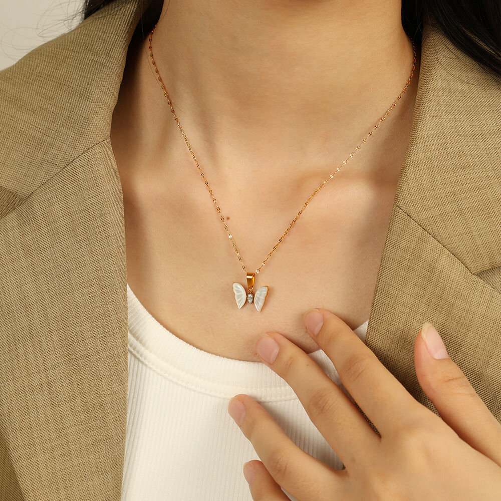 1 Stück Simple Series Sweet Animal Titanstahl 18 Karat vergoldet Zirkon Damen Anhänger Halsketten h5 Bild4