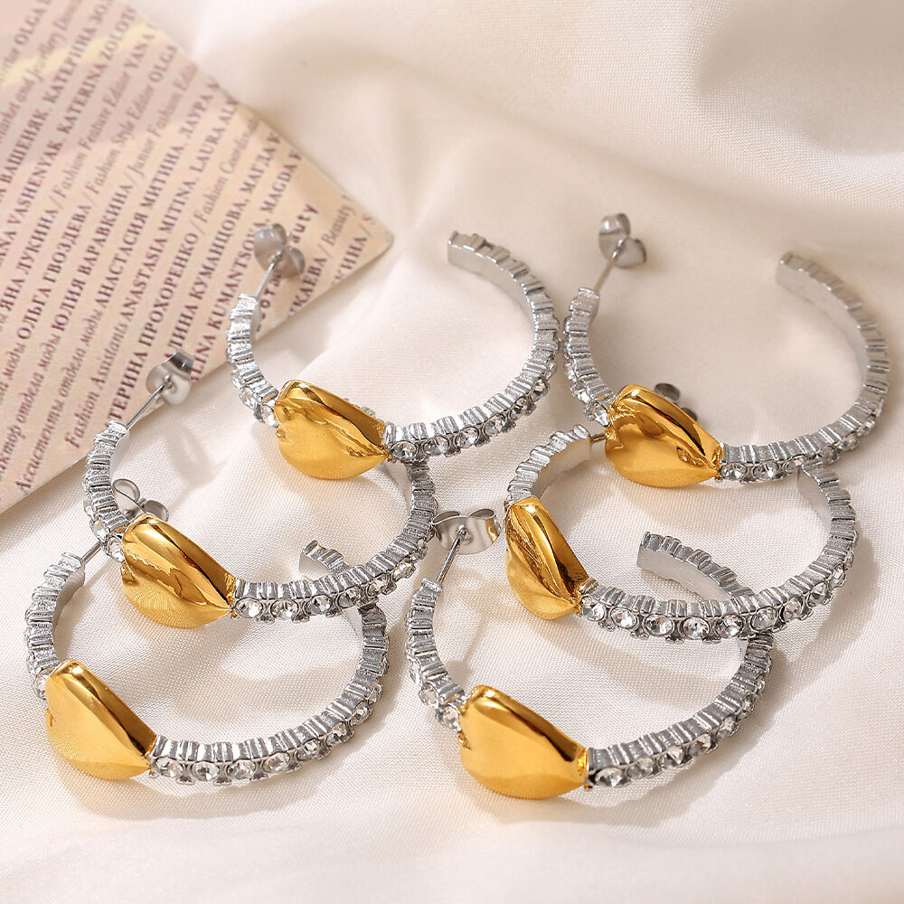 1 Paar einfache Serie elegante Herz Titan Stahl Gold Farbe Damen Creolen h5 Bild3