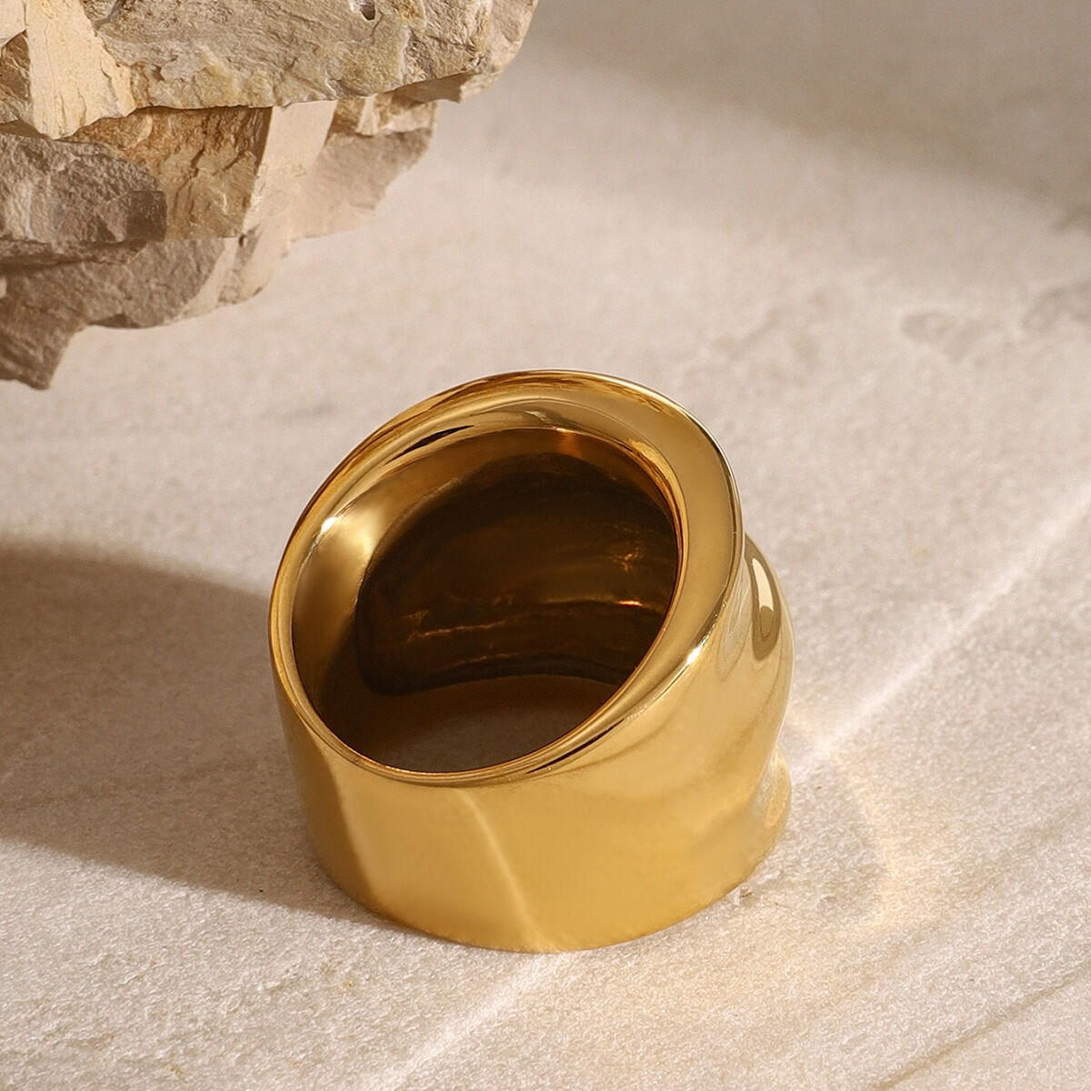 1 par de anillos individuales de acero inoxidable chapados en oro de 18 quilates para mujer, estilo , de color sólido Imagen2