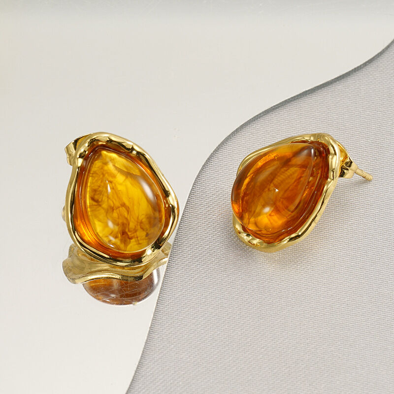 1 paire de boucles d'oreilles pendantes pour femme, série luxueuse, sexy, en acier titane plaqué or Image3