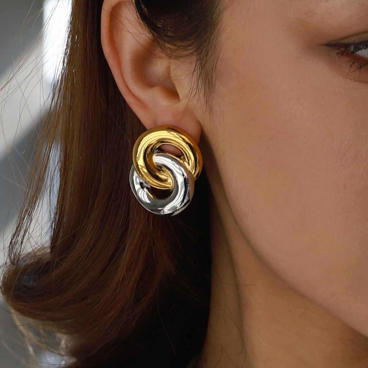 1 Pair Modern Series Classic Overlapped Annular Stainless Steel Waterproof Gold Color Women's Stud Earrings