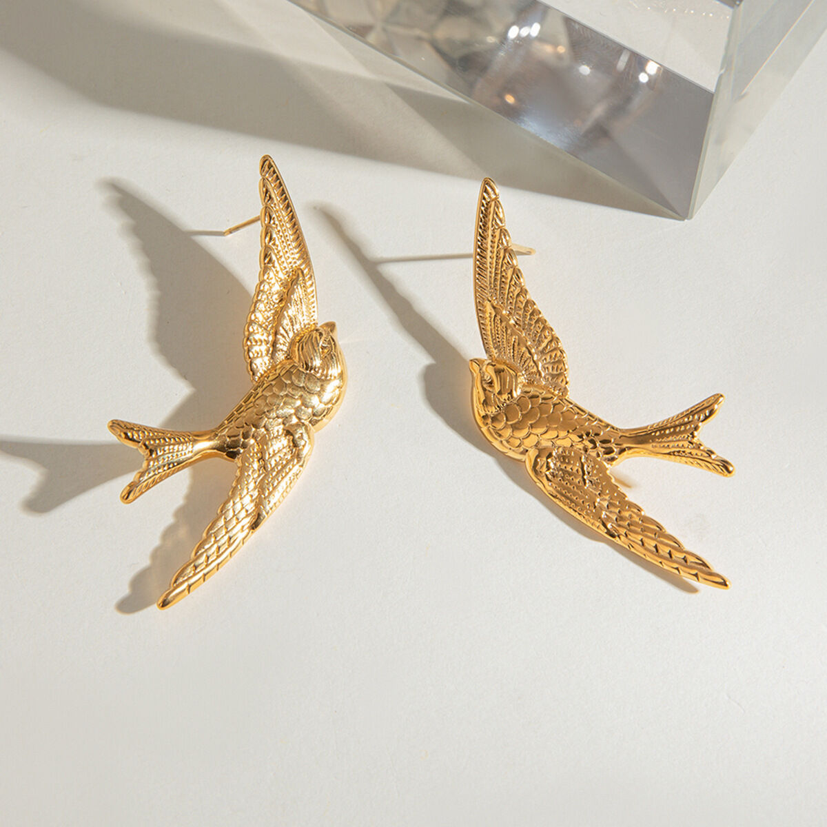 1 Pair Luxurious Series Elegant Natural Bird Stainless Steel Waterproof Gold Color Women's Stud Earrings 2