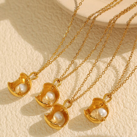 1 Piece Luxurious Series Charming Geometric Stainless Steel Waterproof Gold Color Women's Pendant Necklaces