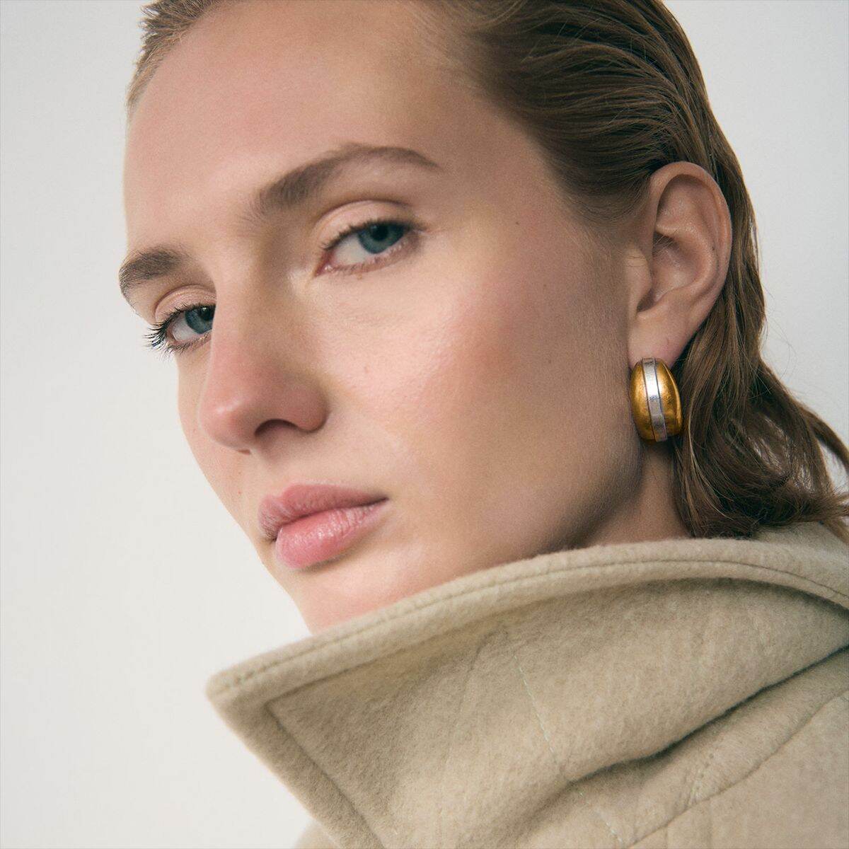 1 par de pendientes de botón de acero inoxidable en color dorado con  de serie simple para mujer h5 Imagen5
