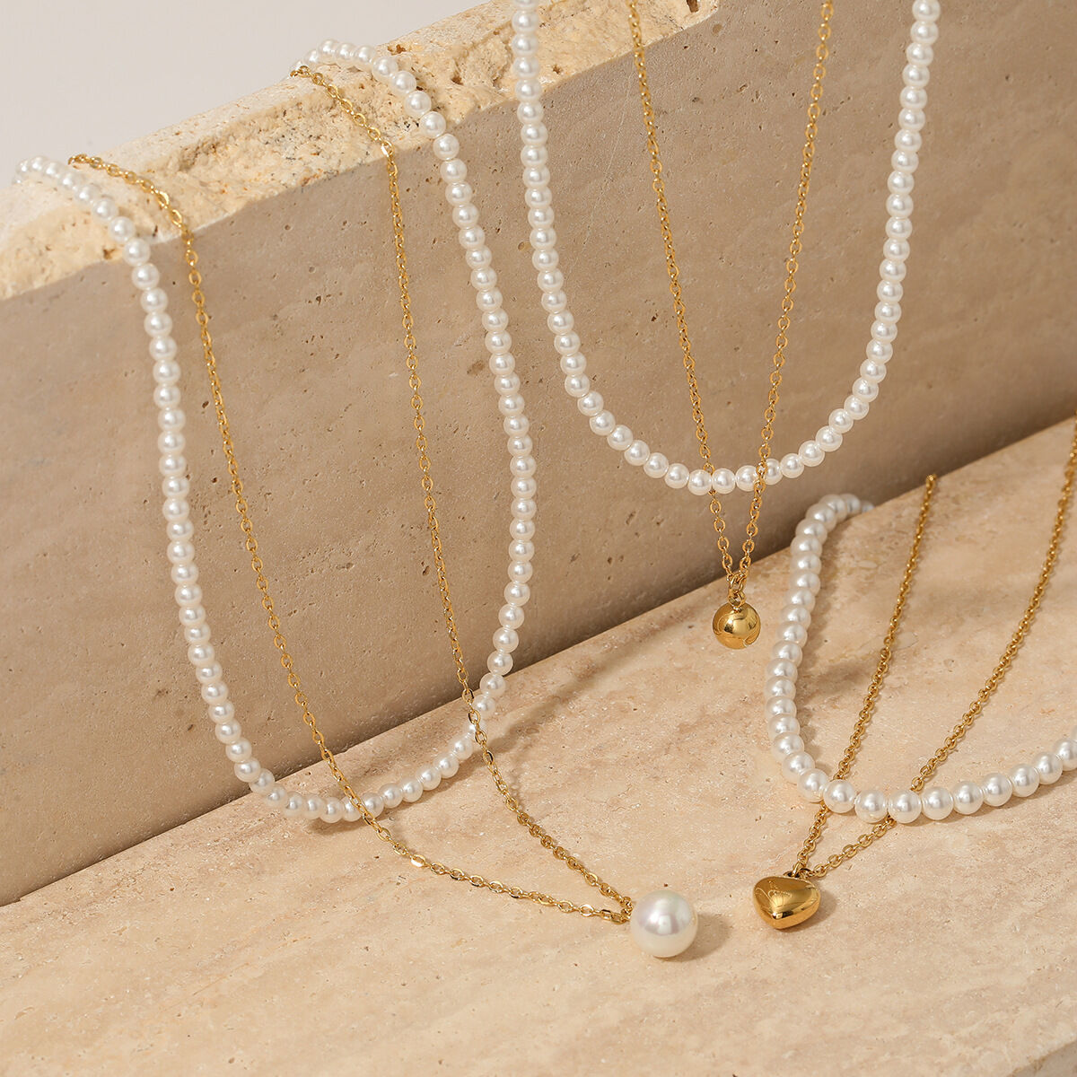 1 pezzo semplice serie elegante perline in acciaio inossidabile placcato oro  perle artificiali donne collane a strati h5 Immagine2
